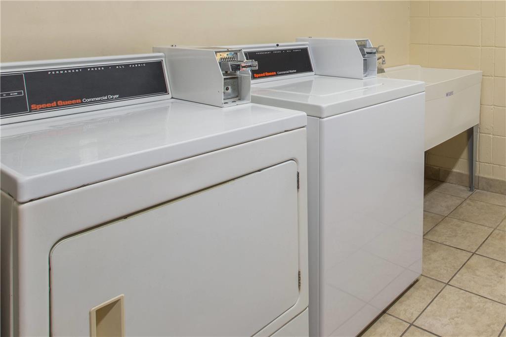 Days Inn & Suites By Wyndham Navarre - Near Beaches Hurlburt Instalações foto